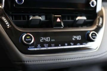 Toyota Corolla XII Sedan 1.8 Hybrid 122KM 2020 Toyota Corolla 1.8 Hybrid Comfort 1.8 Hybryda 122KM, zdjęcie 35