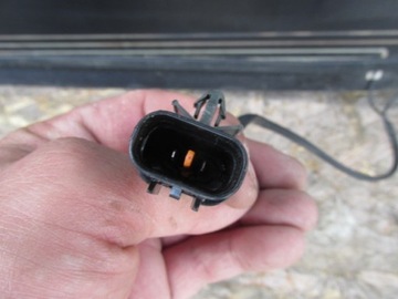 Kia SPORTAGE III Лобовое стекло + датчик