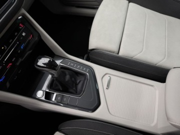 Volkswagen Tiguan II SUV Facelifting 1.5 TSI 150KM 2021 Volkswagen Tiguan Elegance ACC Ambiente Kamera Podgrz. fotele CarPlay, zdjęcie 20