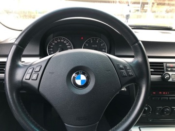 BMW Seria 3 E90-91-92-93 Touring E91 2.0 318i 129KM 2006 BMW 318i XENON KLIMA ALU HAK GRZANE FOTELE IDEALNY STAN Z NIEMIEC, zdjęcie 16