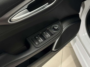 Alfa Romeo Giulia II Sedan Facelifting 2.0 Turbo 200KM 2022 Alfa Romeo Giulia Sprint Kamera cofania Android Auto Nawigacja Salon P, zdjęcie 18