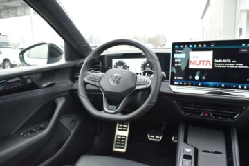 Volkswagen Passat B9 2024 Volkswagen Passat SalonPL 265KM 4x4 DSG R-line DCC Pakiety PANORAMA Kam.36, zdjęcie 10