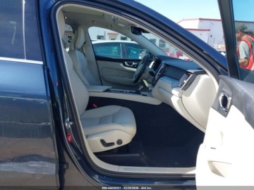 Volvo XC60 II Crossover T5 250KM 2018 Volvo XC 60 2018 r.,2,0L T5 MOMENTUM 2.0 Benzyna 250KM, zdjęcie 8