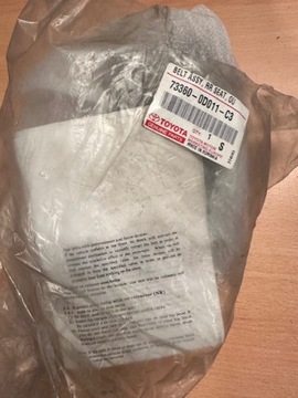 PAS BEZPIECZEŃSTWA TYLNA KANAPA TOYOTA YARIS 73360-0D011-C3