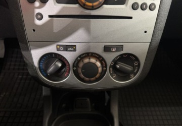 Opel Corsa D Hatchback 5d Facelifting 1.2 Twinport ECOTEC 85KM 2014 Opel Corsa 1.2 LPG 86KM M5 2014 r., salon PL klimatyzacja 1.2 BenzynaLPG, zdjęcie 17