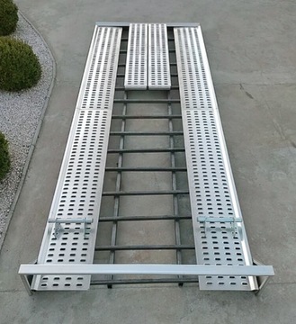 Platforma stal/alu 4,5x2 Najazd do sam. montażu PL