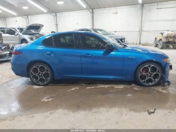 Alfa Romeo Giulia II Sedan Facelifting 2.0 Turbo 280KM 2022 Alfa Romeo Giulia 2022 r., 2,0L VELOCE AWD 2.0 Benzyna 280KM, zdjęcie 14