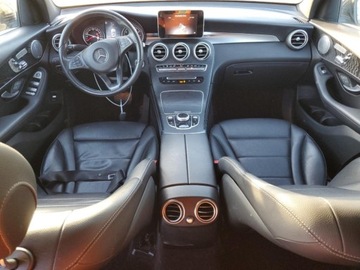 Mercedes GLC C253 2018 Mercedes-Benz GLC 2018 MERCEDES-BENZ GLC COUPE 300 4MATIC 2.0 Benzyna 255KM, zdjęcie 8