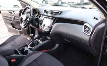 Nissan Qashqai II Crossover Facelifting 1.2 DiG-T 115KM 2018 Nissan Qashqai Tempomat, NAVI, K. Cofania, Multifunkcja, El. Szyby, Alu, Z, zdjęcie 9