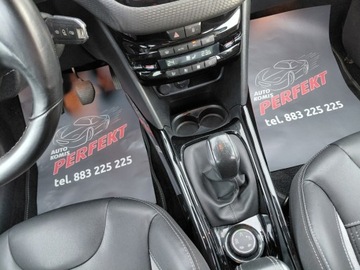 Peugeot 2008 I SUV Facelifting 1.2 PureTech 110KM 2016 Peugeot 2008 Lift Navi Klimatronik Sensor PDC Alu Serwis 1.2 Benzyna 110KM, zdjęcie 18