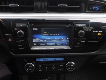 Toyota Corolla X Sedan Facelifting 1.6 Valvematic 132KM 2014 Toyota Corolla 1.6 Valvematic, Salon Polska, zdjęcie 11