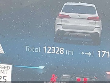 BMW X5 G05 2025 BMW X5 M60i 2025 4.4l 4.4 Benzyna 523KM, zdjęcie 11