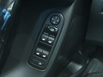 Citroen C3 II Hatchback facelifting 1.2 VTi 82KM 2016 Citroen C3 1.2 PureTech, Klima, Tempomat, zdjęcie 15