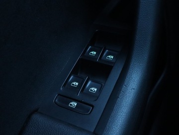 Skoda Octavia III Kombi Facelifting 1.6 TDI 115KM 2018 Skoda Octavia 1.6 TDI, Navi, Klima, Klimatronic, zdjęcie 19