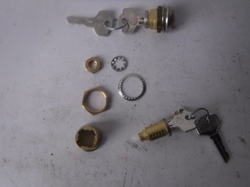 РУЧКА ДВЕРИ ХОЛОДИЛЬНИКА ВСТАВКА КОНТЕЙНЕРА ИЗОТЕРМА