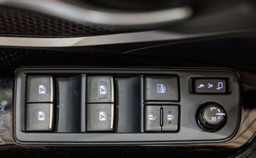 Toyota C-HR I Crossover 1.8 Hybrid 122KM 2018 Toyota C-HR 1.8 Hybrid Prestige 1.8 Hybryda 122KM, zdjęcie 31