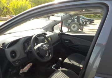 Toyota Yaris III Hatchback 5d Facelifting 2017 1.0 VVT-i 72KM 2019 Toyota Yaris Okazja Benzyna 72KM, zdjęcie 21