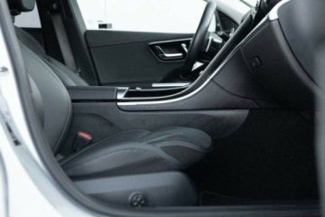 Mercedes Klasa C W206 Limuzyna 2.0 220d 200KM 2023 Mercedes-Benz Klasa C 220D 4Matic AMG Salon PL Autotrade Mercedes-Benz, zdjęcie 28