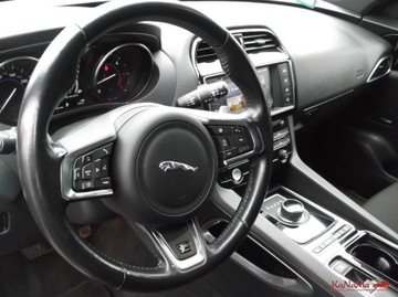Jaguar F-Pace SUV 3.0 TDV6 300KM 2018 Jaguar F-Pace 3,0 D tylko 43t.km. R-SPORT 300KM kamera pdc 3.0 Diesel, zdjęcie 10