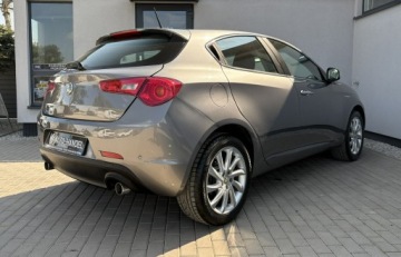 Alfa Romeo Giulietta Nuova II Hatchback 5d Facelifting 2.0 JTD 16v 170KM 2014 Alfa Romeo Giulietta 2.0 JTDM | 106 tyś., zdjęcie 3