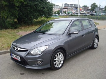 HYUNDAI i30 SKÓRY KLIMA ALU GRZANE FOTELE TEMPOMAT BLUETOOTH USB PARKTRONIC