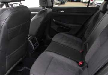 Volkswagen Golf VIII Variant 1.5 eTSI 150KM 2024 Volkswagen Golf Alarm antywlamaniowy, Keyless Access, System Travel Assist, zdjęcie 11