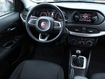 Fiat Tipo II Hatchback 1.4 T-Jet LPG 120KM 2017 Fiat Tipo 1.4 T-Jet, Serwis ASO, Navi, Klima, zdjęcie 6