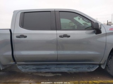 Chevrolet Silverado II 2022 Chevrolet Silverado LTD Short Bed LT Trail Boss, 2022r., 5.3L 5.3 Benzyna, zdjęcie 4