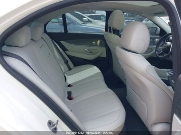 Mercedes Klasa E W213 2022 Mercedes-Benz Klasa E 2022 Mercedes-Benz E-Class E 350 RWD Sedan 2.0 255KM, zdjęcie 9