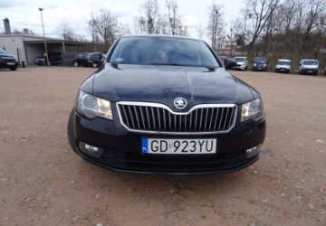 Skoda Superb II Sedan 1.6 TDI CR DPF 105KM 2013 Skoda Superb 1.6tdi,klima,alu,zarejestrowan 1.6 Diesel 105KM, zdjęcie 15