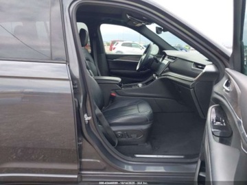 Jeep Grand Cherokee IV 2022 Jeep Grand Cherokee Overland 2022 3.6l 3.6 Benzyna 293KM, zdjęcie 9