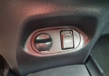 Toyota Yaris III Hatchback 5d Facelifting 2017 1.0 VVT-i 72KM 2020 Toyota Yaris Nawigacja Kamera Radar GetHelp Benzyna 72KM, zdjęcie 18