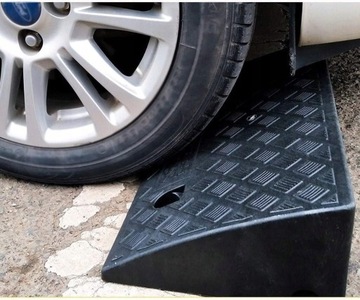 АВТОМОБИЛЬ ПРОЕЗДАЛ 19 СМ ДО БОРДЮРА НА ПОДЪЕЗДЕ С БОРДЮРА