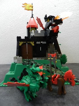 Lego 6082 Fire Breathing Fortress *Zamek *piraci *1993r *100%