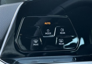 Volkswagen Golf VIII Variant 1.5 TSI 130KM 2021 Volkswagen Golf Variant Variant Life, ACC, Ladowarka indukcyjna, Ambiente,, zdjęcie 19