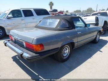 Mercedes 1983 Mercedes-Benz Inny 1983 Mercedes-Benz 380 Series 2dr Coupe 380SL 3.8 100KM, zdjęcie 3