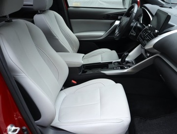 Mitsubishi Eclipse Cross SUV PHEV 2.4 188KM 2021 Mitsubishi Eclipse Cross Plug-in-Hybrid, zdjęcie 8