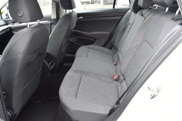 Volkswagen Golf VIII Variant 2.0 TDI 150KM 2022 Volkswagen Golf SalonPL TDI 150KM DSG Pakiety SideAssist Czujniki ACC ALU, zdjęcie 29