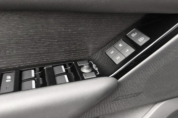 Land Rover Range Rover Velar SUV 2.0 204KM 2024 Range Rover Velar D200 S 2.0 (204KM) 2024, zdjęcie 15