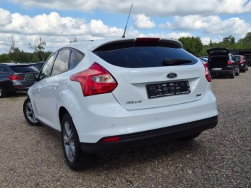 Ford Focus III Sedan Facelifting 1.0 EcoBoost 125KM 2014 Ford Focus 1.0 125KM Klimatronik Alufelgi Park Assist 111tys.km SERWIS, zdjęcie 24