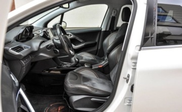 Peugeot 2008 I SUV 1.2 PureTech 110KM 2015 Peugeot 2008 2015 r. 107 tys. km Skory Bezwypadkowy 1.2 Benzyna 110KM, zdjęcie 6