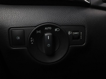 Mercedes Klasa B W246 Sports Tourer 180 BlueEFFICIENCY 122KM 2015 Mercedes B 180 navi czujniki parkowania, zdjęcie 29