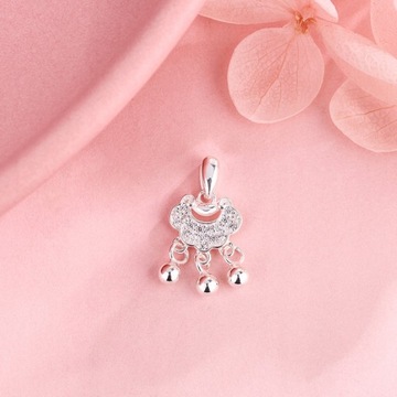Simple retro women's fashion pendant