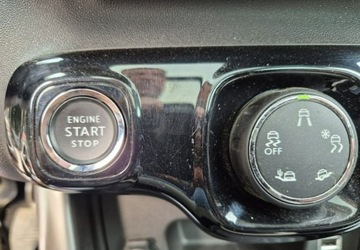 Citroen C3 III Hatchback 1.2 PureTech 110KM 2019 Citroen C3 Panorama Super wersja 1.2 Benzyna 110KM, zdjęcie 27