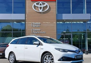 Toyota Auris II Touring Sports Facelifting 1.8 Hybrid 136KM 2016 Toyota Auris Auris Premium Safety Vat Marza Salon PL Serwis ASO
