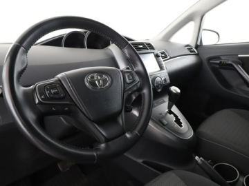 Toyota Verso Minivan Facelifting 1.8 Valvematic 147KM 2016 Toyota Verso automat klima auto grzane fotele, zdjęcie 13