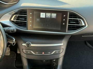 Peugeot 308 II 2014 Peugeot 308 hatchback 1.6 HDI 120 KM Nawigacja Hak, zdjęcie 16