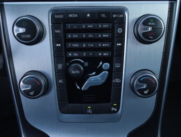 Volvo V60 I Kombi Facelifting 2.0 D3 DRIVE-E 150KM 2015 Volvo V60 D3 2.0, Salon Polska, Serwis ASO, Skóra, zdjęcie 12