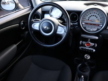 Mini One II Hatchback Facelifting 1.6 75KM 2010 MINI 3-door One, Klima, Klimatronic ,Bezkolizyjny, zdjęcie 6