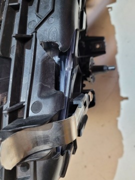 PRAVÝ HALOGEN I 20